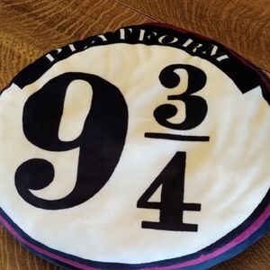 Platform 9 3/4 Round Cushion